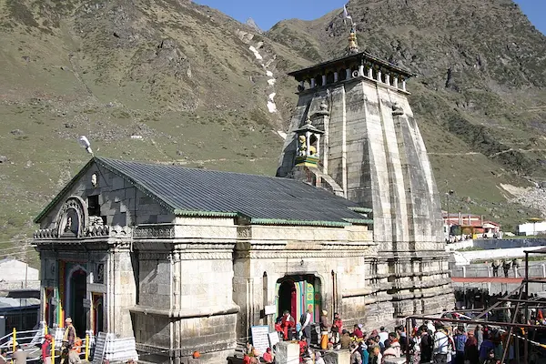 Guide Kedarnath Temple in the Himalayas on the Char Dham Yatra